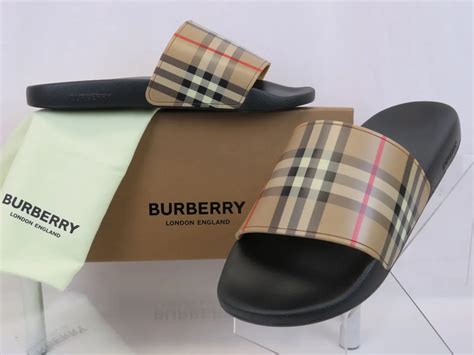 mẫu dép burberry